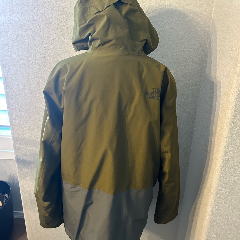 Men’s The North Face Olive and Charcoal Hooded Jacket - Picture 2 of 16